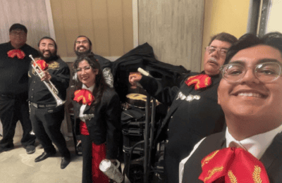 mariachi lobos pueblo colorado
